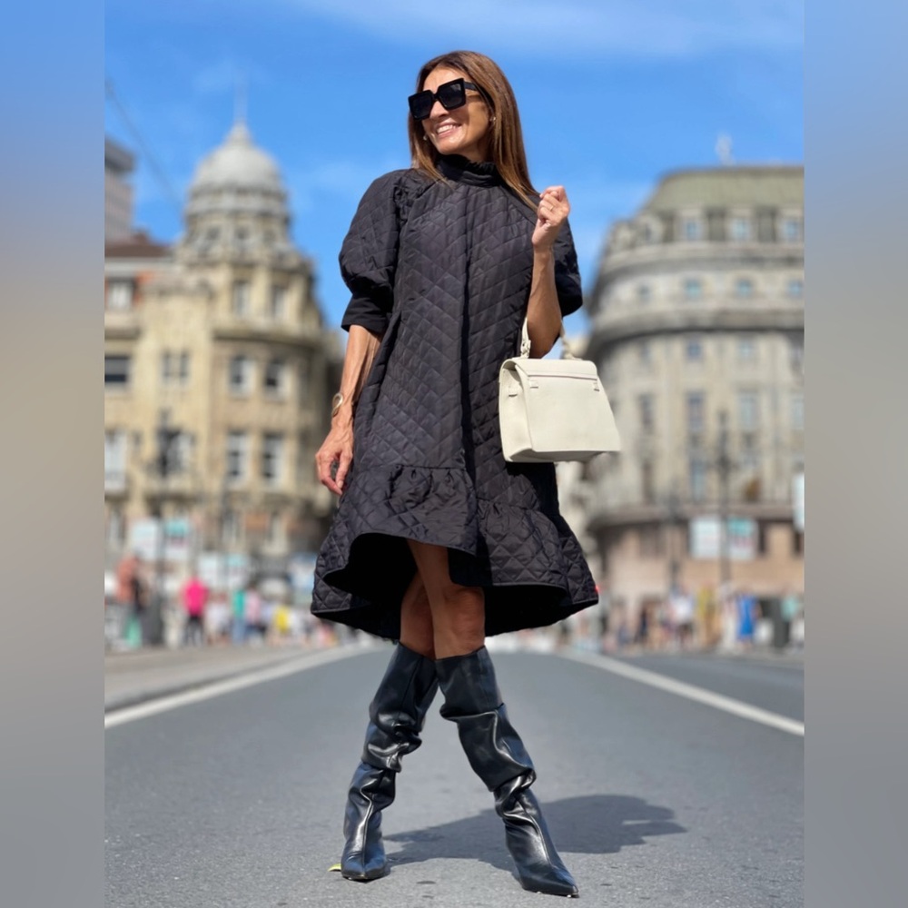 NWT, cute for fall/winter. Comfortable. Size Small but could fit Medium.